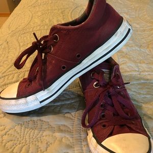Converse, Size 8 Maroon